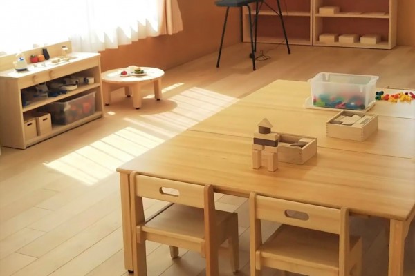 にじいろ保育園花園【パート】保育士のサムネイル