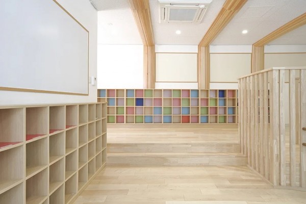 ライクキッズにじいろ保育園花園【正社員】保育士のサムネイル